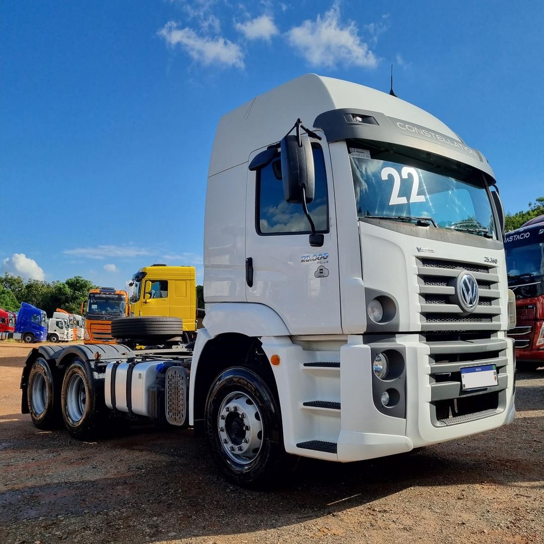 Volkswagen Constellation 25.360 V-Tronic 6x2 22/22