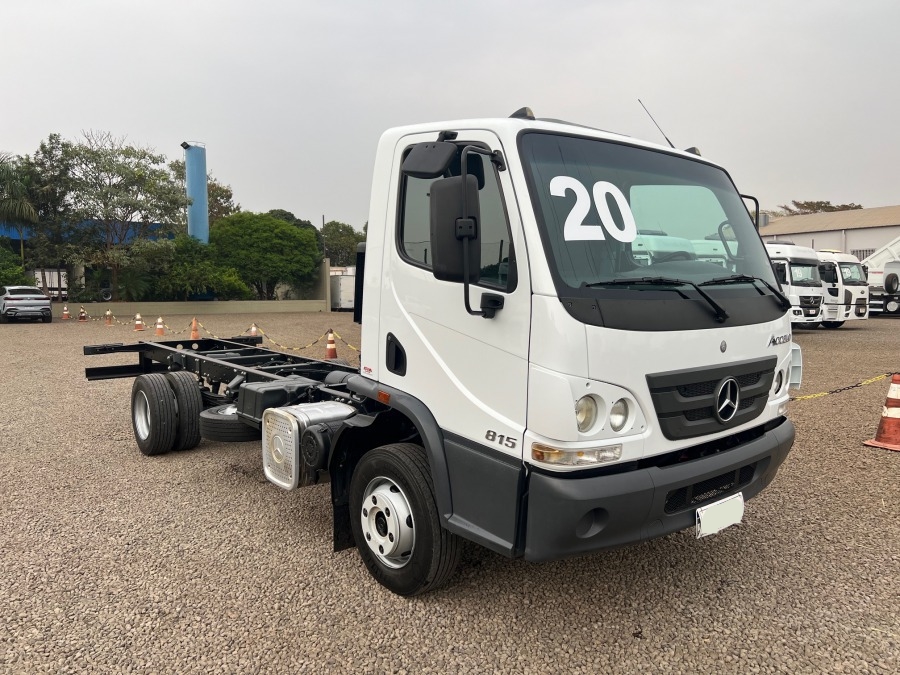 Mercedes-Benz Accelo 815 4X2 20/20
