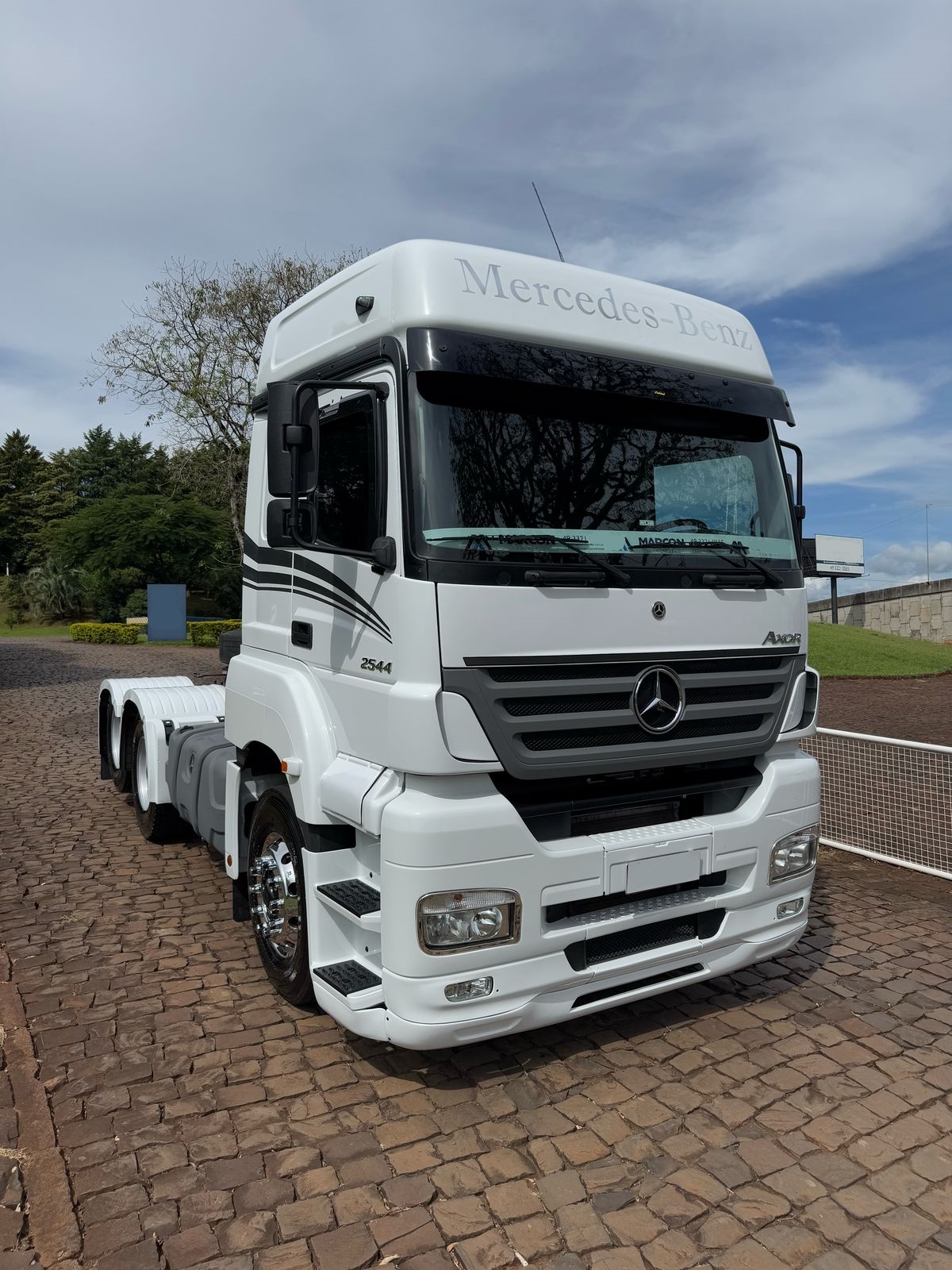 MERCEDES BENZ AXOR 2544 6X2 10/10