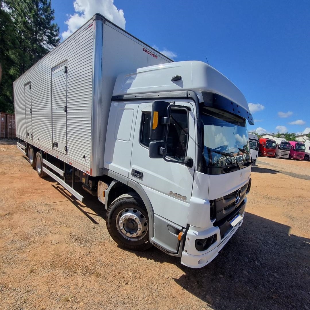 Mercedes-Benz Atego 2426 6x2 22/22