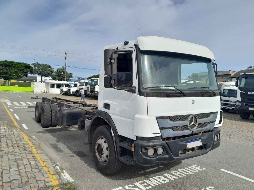 Mercedes-Benz ATEGO 2426 6x2 13/13
