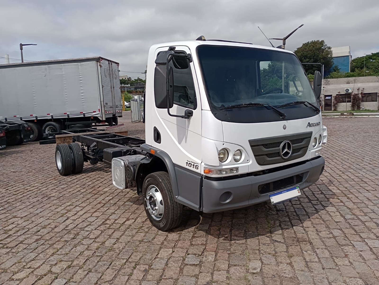 Mercedes-Benz Accelo 1016 4X2 19/19