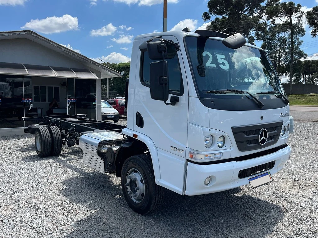 Mercedes-Benz Accelo 1017 4x2 25/25