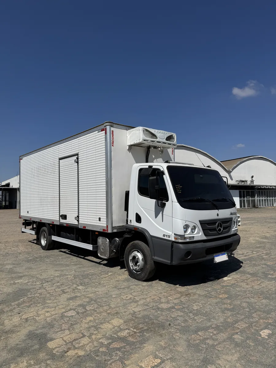 Mercedes-Benz Accelo 815 4x2 22/22