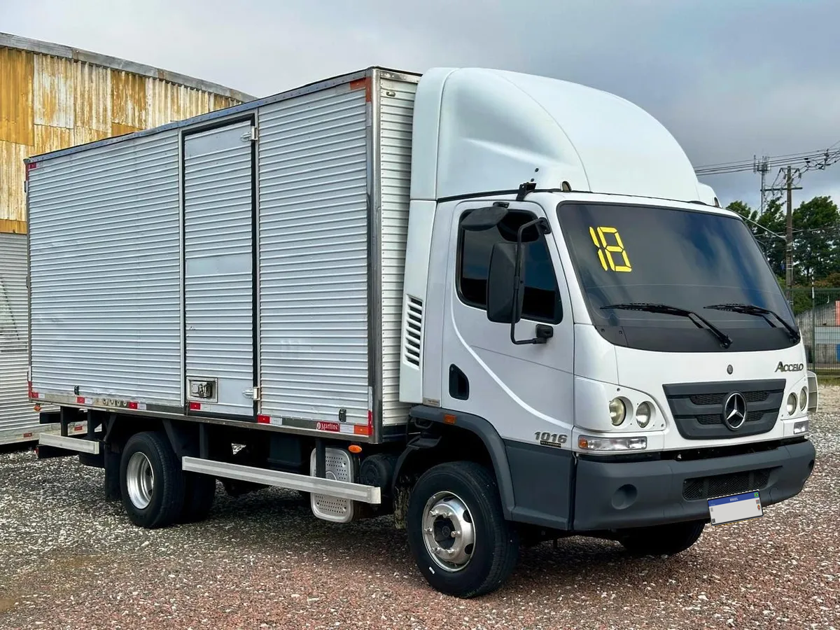 Mercedes-Benz Accelo 1016 4x2 18/18