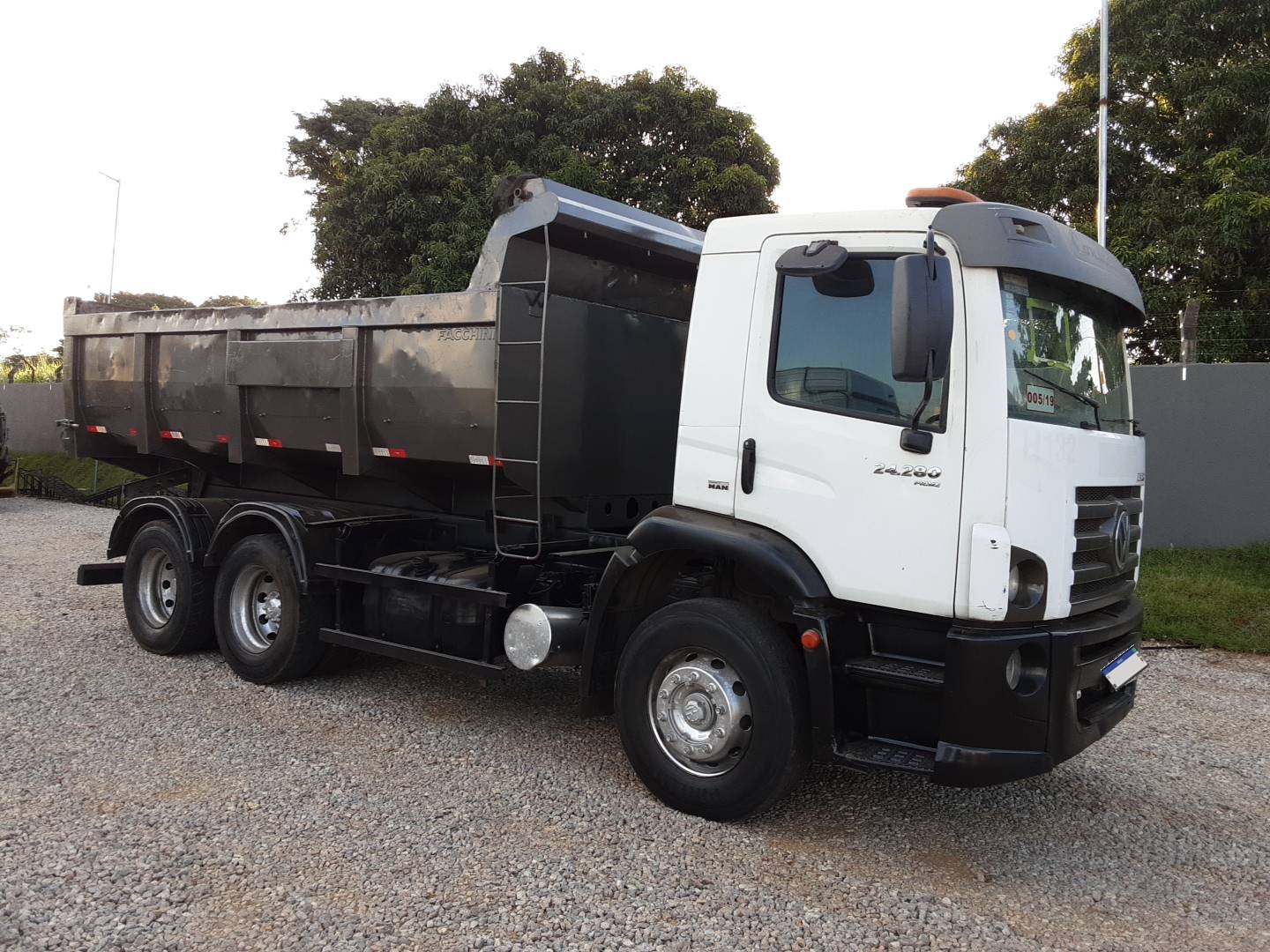 Volkswagen 24.280 Constellation 6x2 19/19